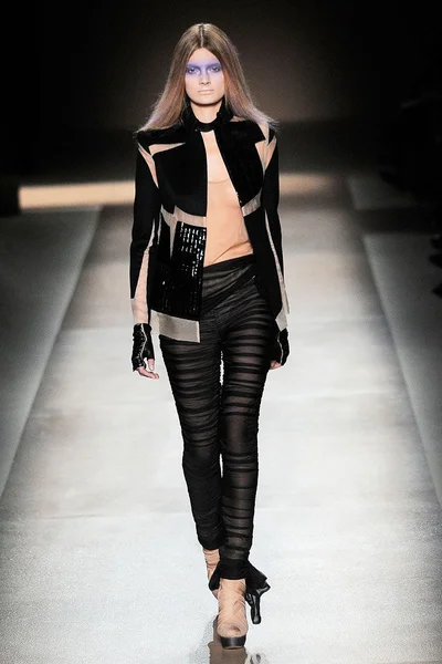 Look 7